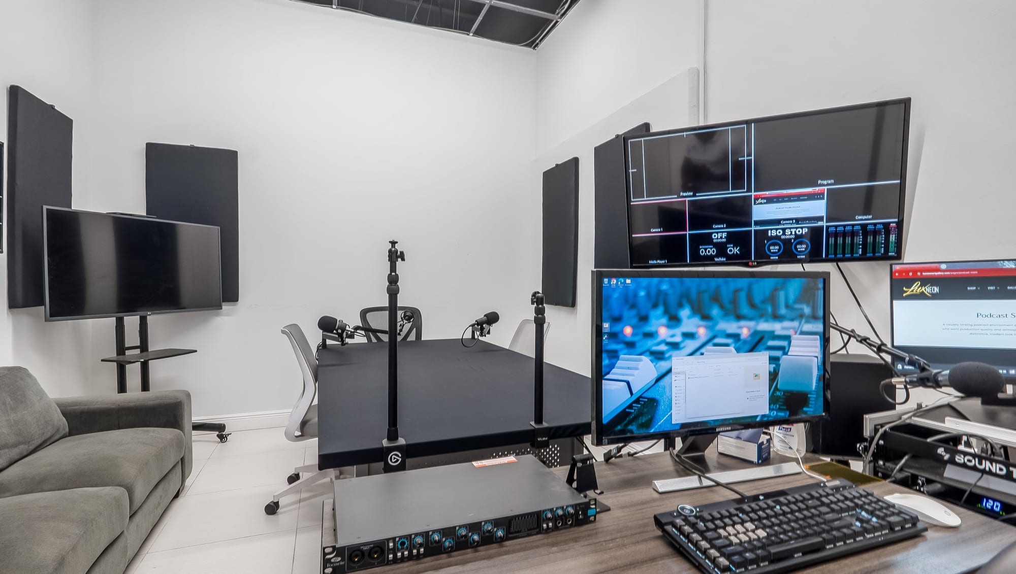 Podcast Room